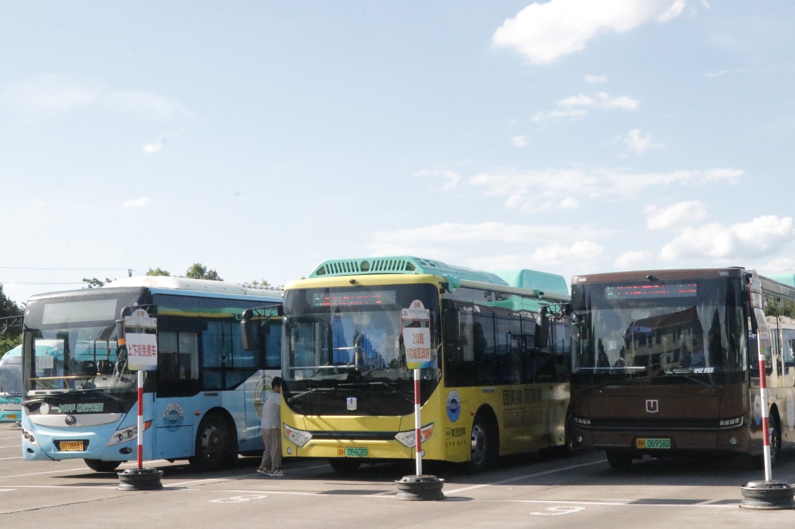 高溫下的衢通人：公交人用汗水澆灌城市出行路